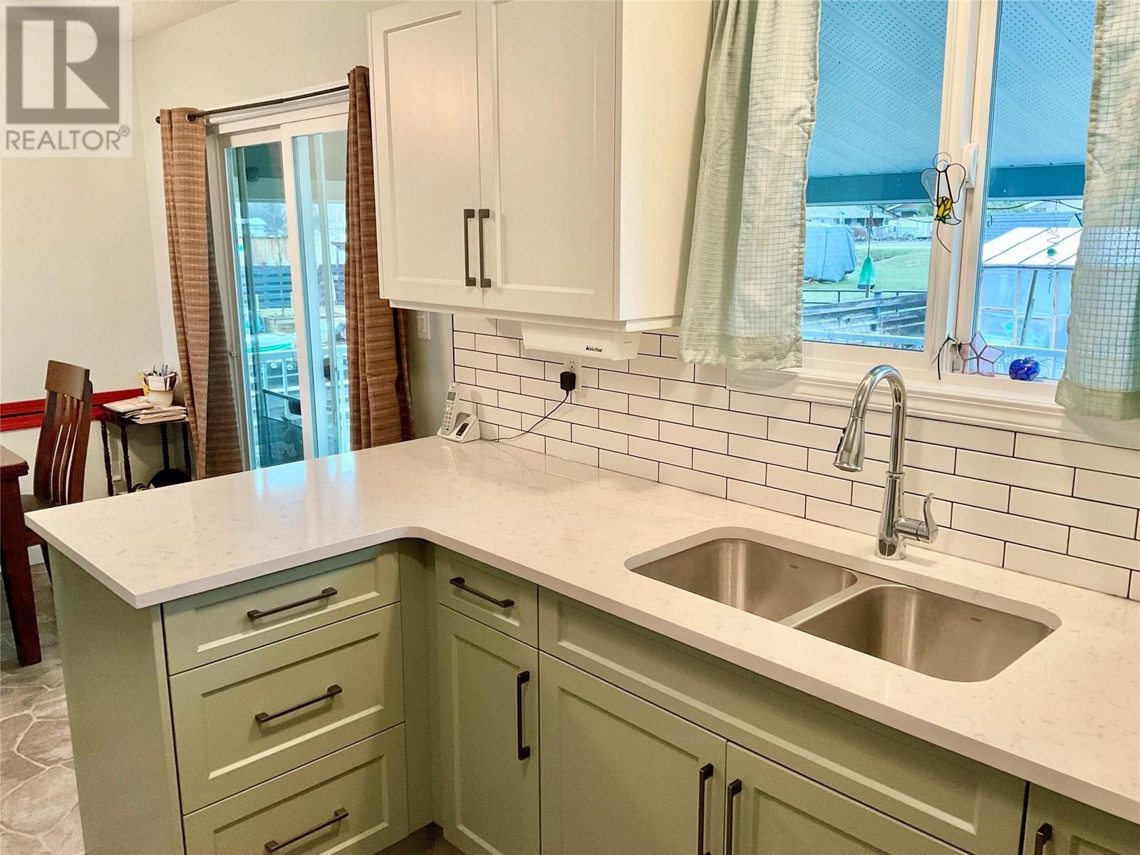 431 Hartland Avenue, Midway, British Columbia  V0H 1M0 - Photo 27 - 10341006