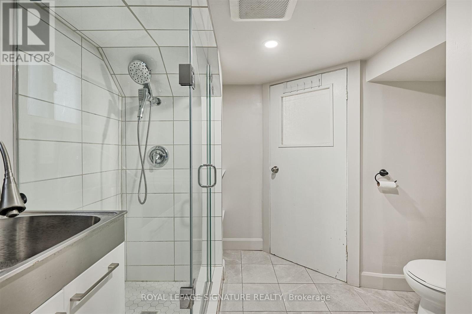 58 Livingstone Avenue, Toronto, Ontario  M6E 2L8 - Photo 24 - W12048809