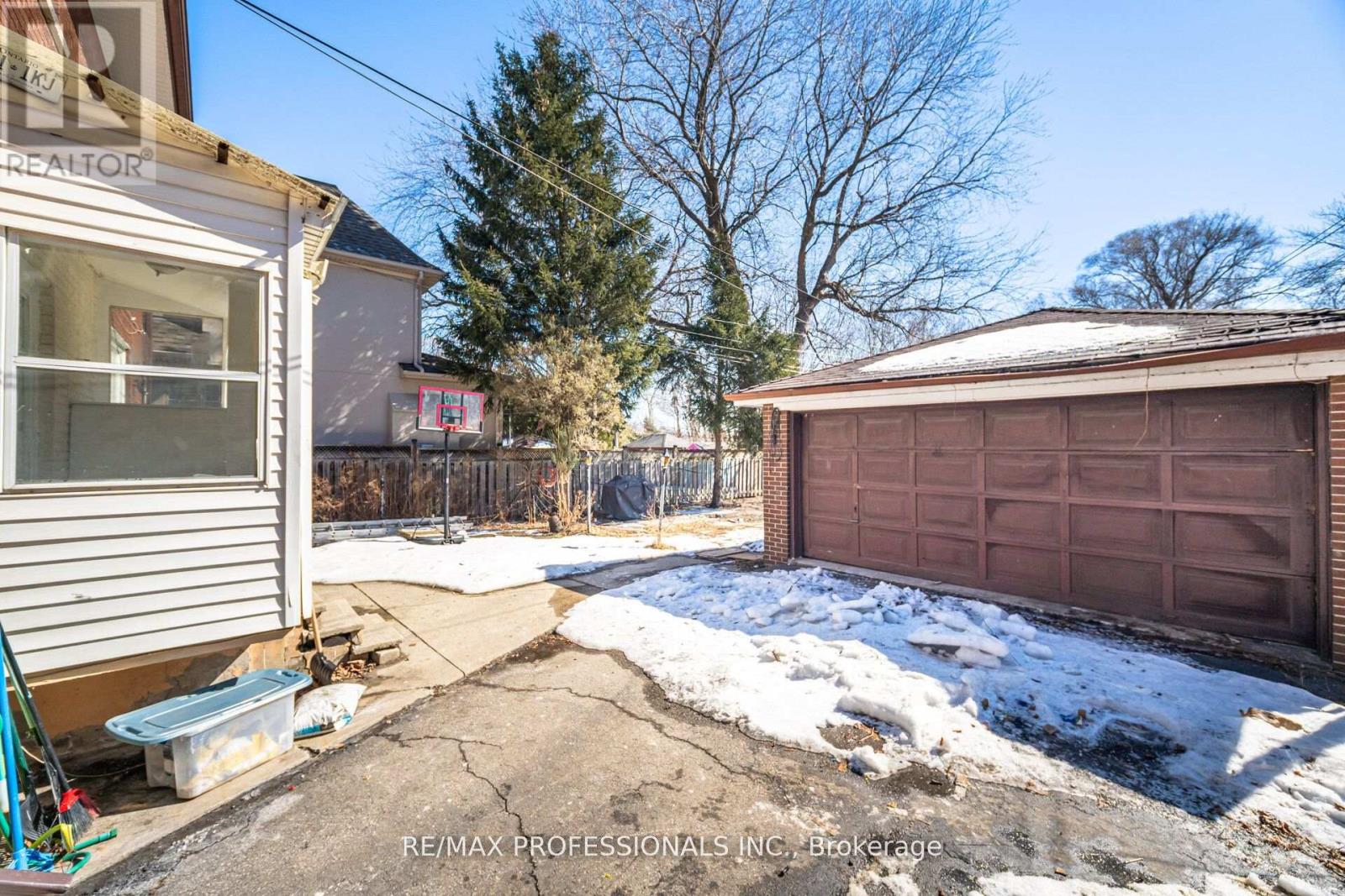 483 Valermo Drive, Toronto, Ontario  M8W 2M8 - Photo 48 - W12048829