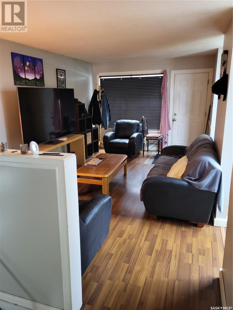 Property at 222 M AVENUE N image 4