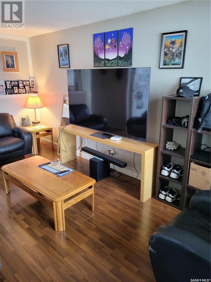 Property at 222 M AVENUE N image 5