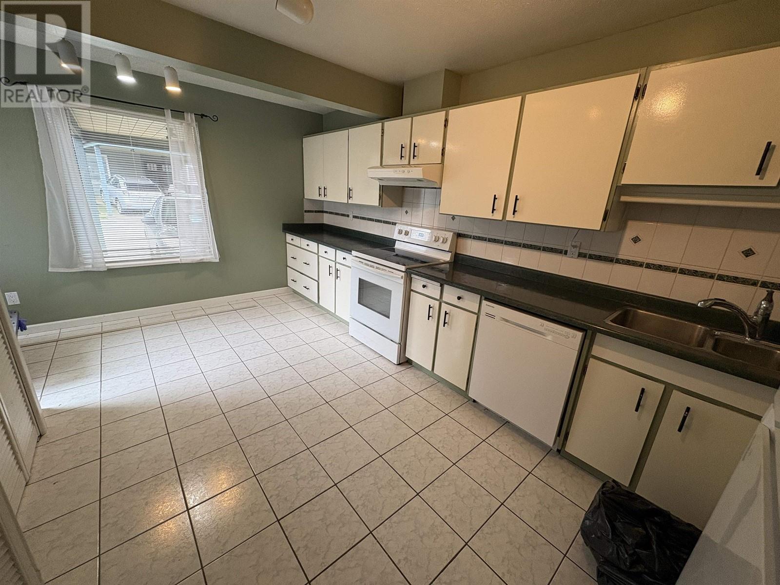 25 1170 Lansdowne Drive, Coquitlam, British Columbia  V3B 5V8 - Photo 2 - R2982151