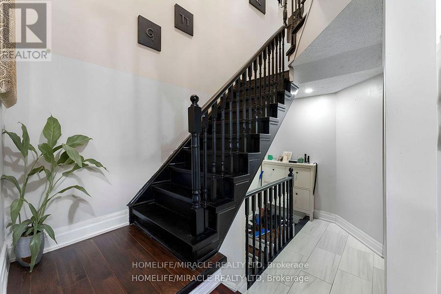 Property at 66 TEDDINGTON CRESCENT image 4