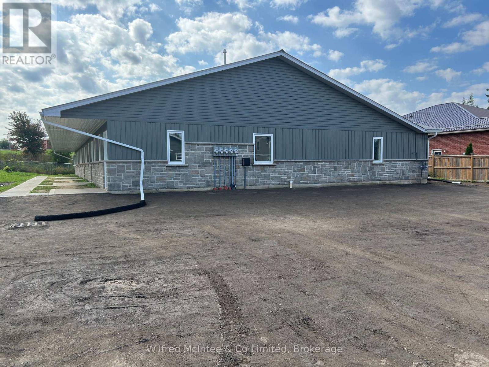 Unit 2 - 187 Balaklava Street, Arran-Elderslie, Ontario  N0G 2N0 - Photo 3 - X11949260