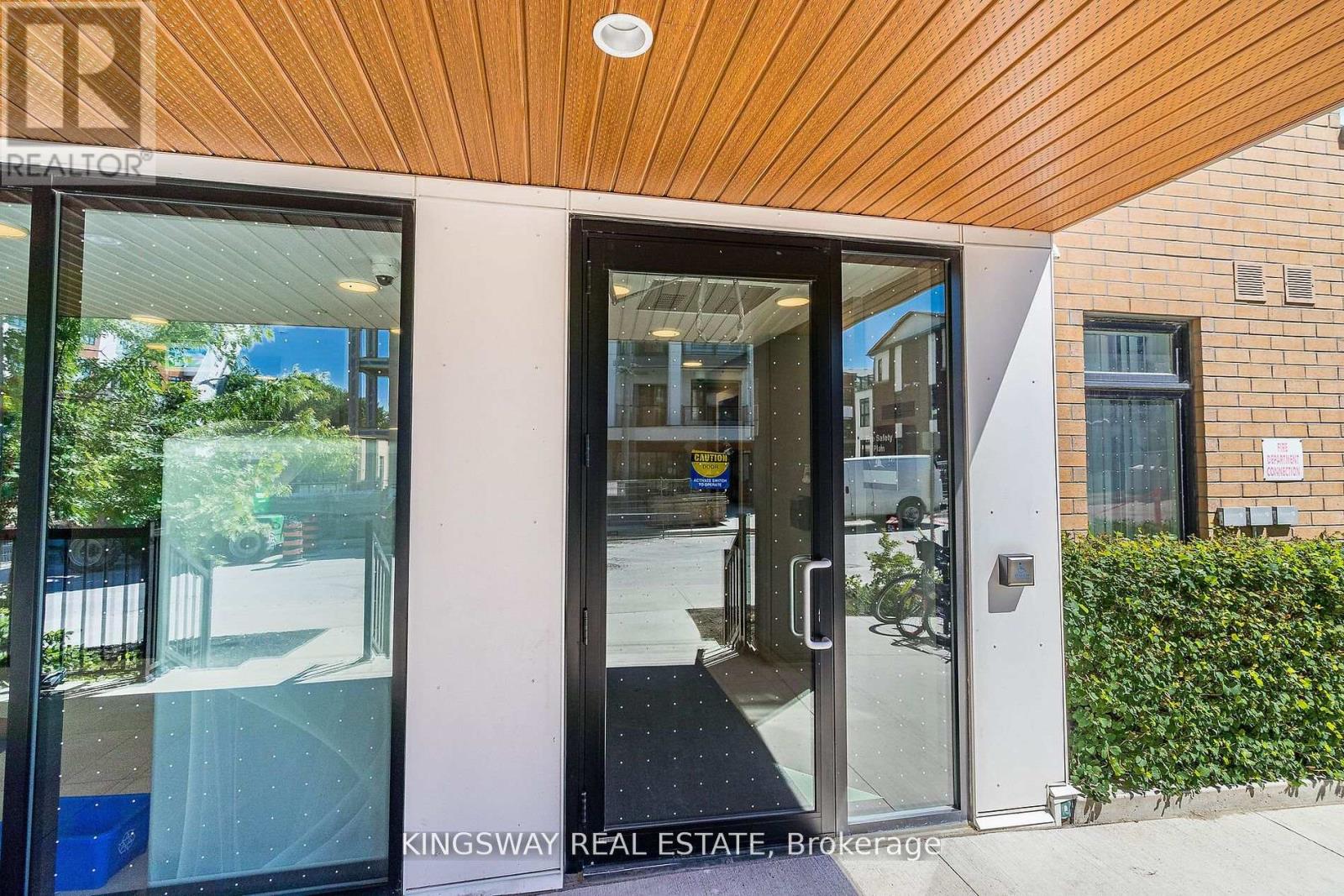 Property at 304 - 120 CANON JACKSON DRIVE image 3