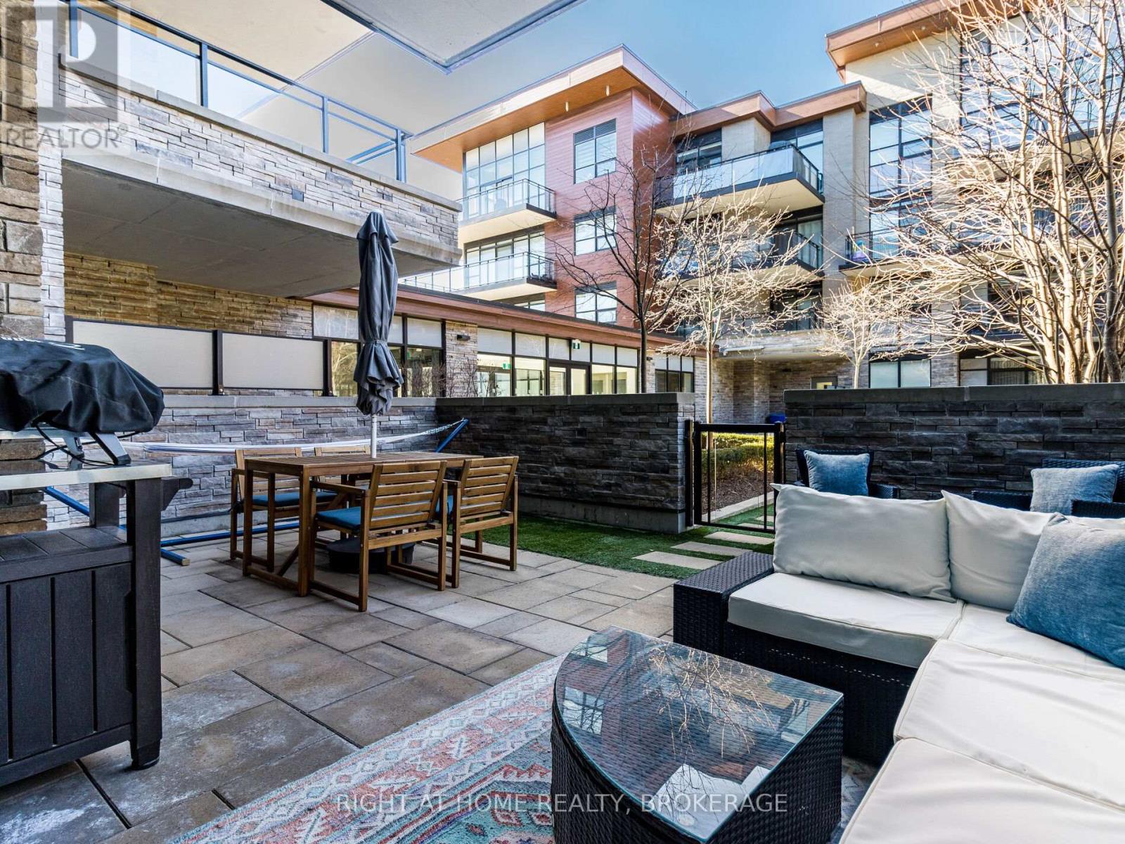 Property at 153 - 1575 LAKESHORE ROAD W image 1