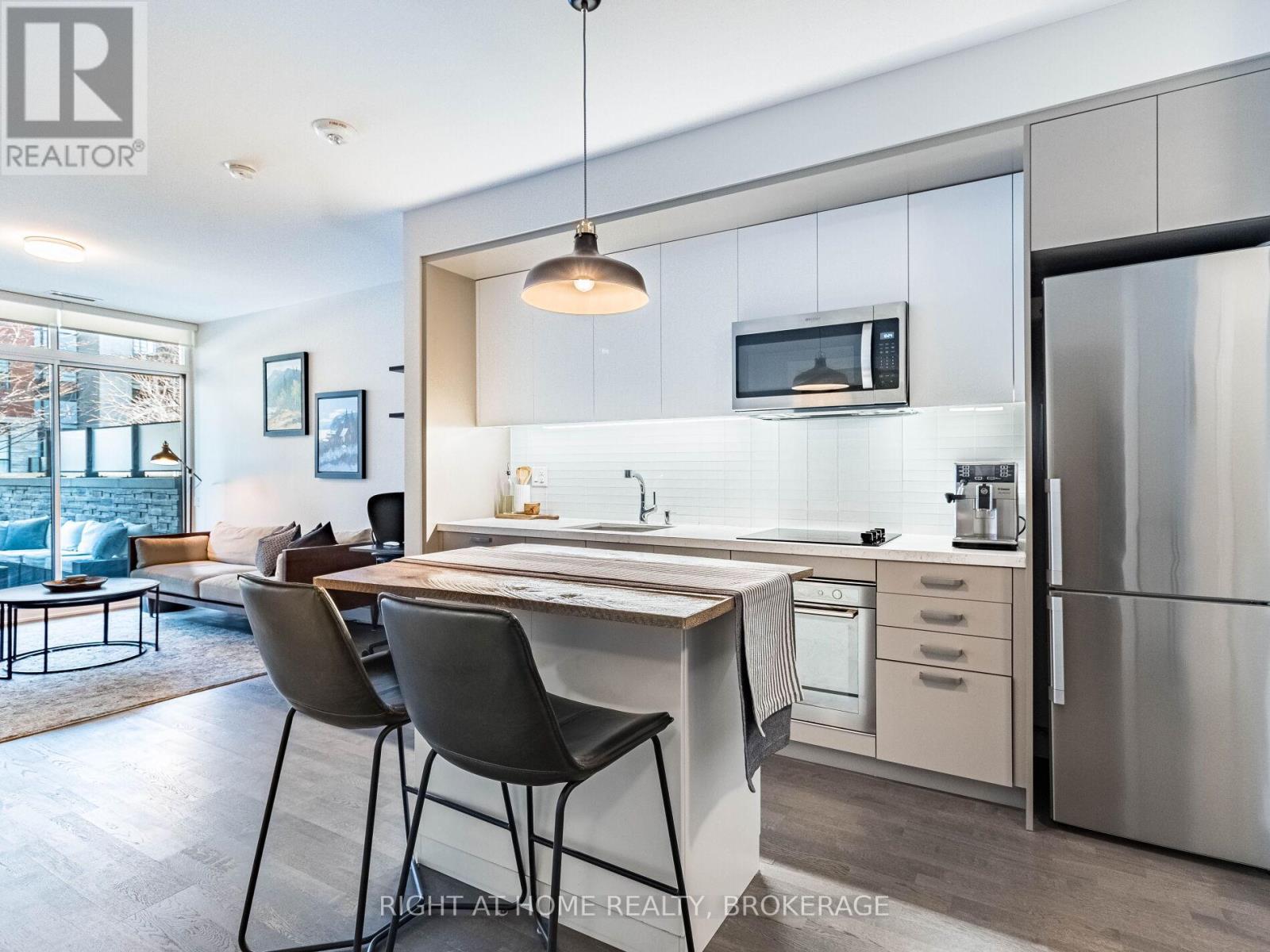 Property at 153 - 1575 LAKESHORE ROAD W image 2