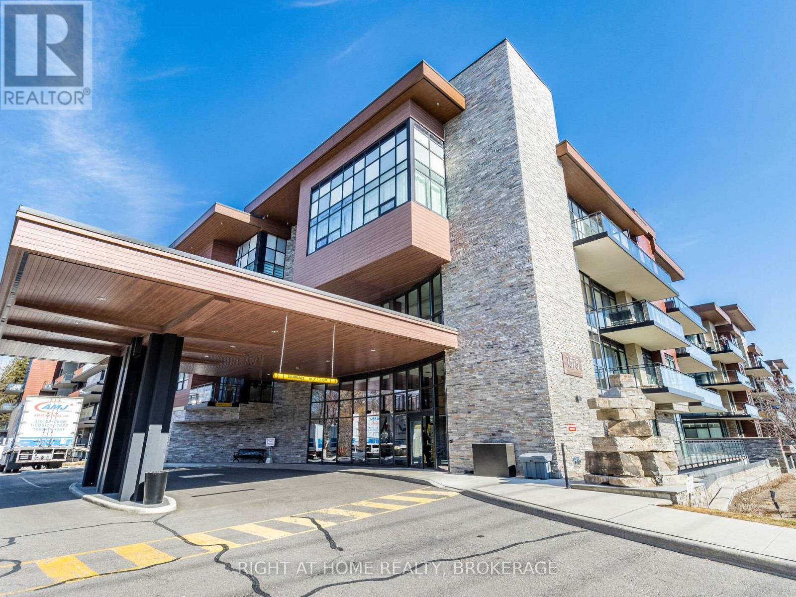 Property at 153 - 1575 LAKESHORE ROAD W image 5