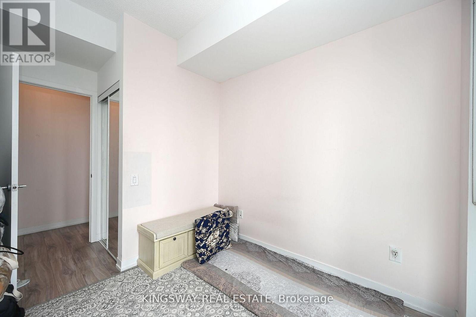 1410 - 4065 Confederation Parkway, Mississauga, Ontario  L5B 4N1 - Photo 35 - W12048875