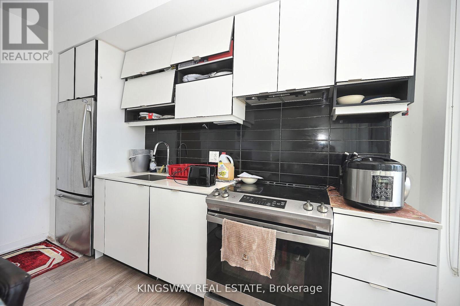 1410 - 4065 Confederation Parkway, Mississauga, Ontario  L5B 4N1 - Photo 8 - W12048875