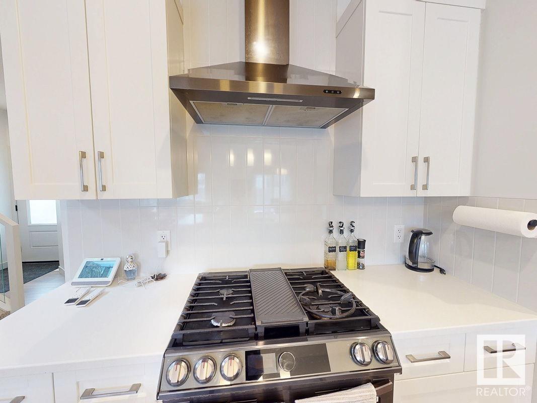 Property at 22023 81 AV NW NW image 2