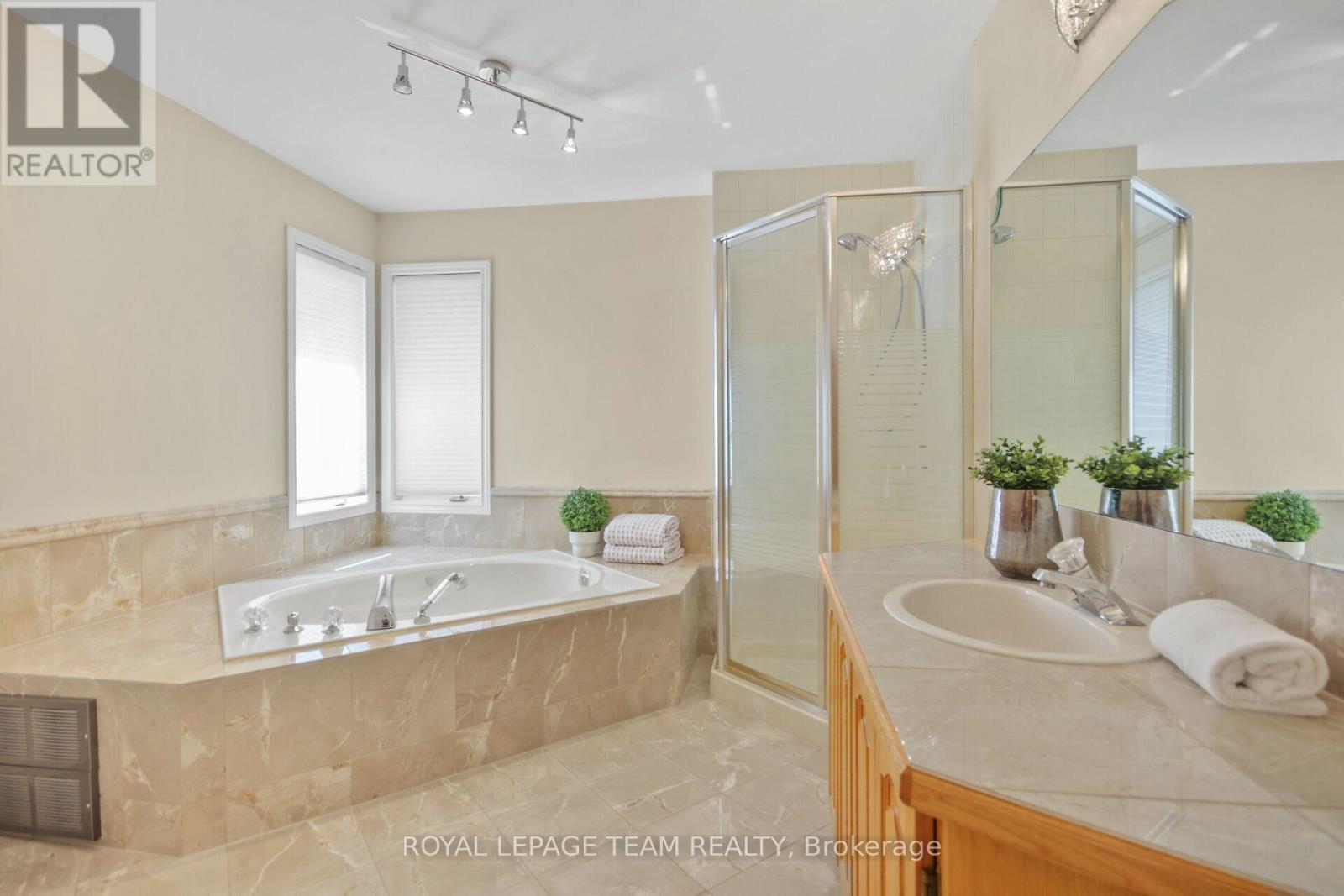 1916 Kingsdale Avenue, Ottawa, Ontario  K1T 1J1 - Photo 24 - X12048902