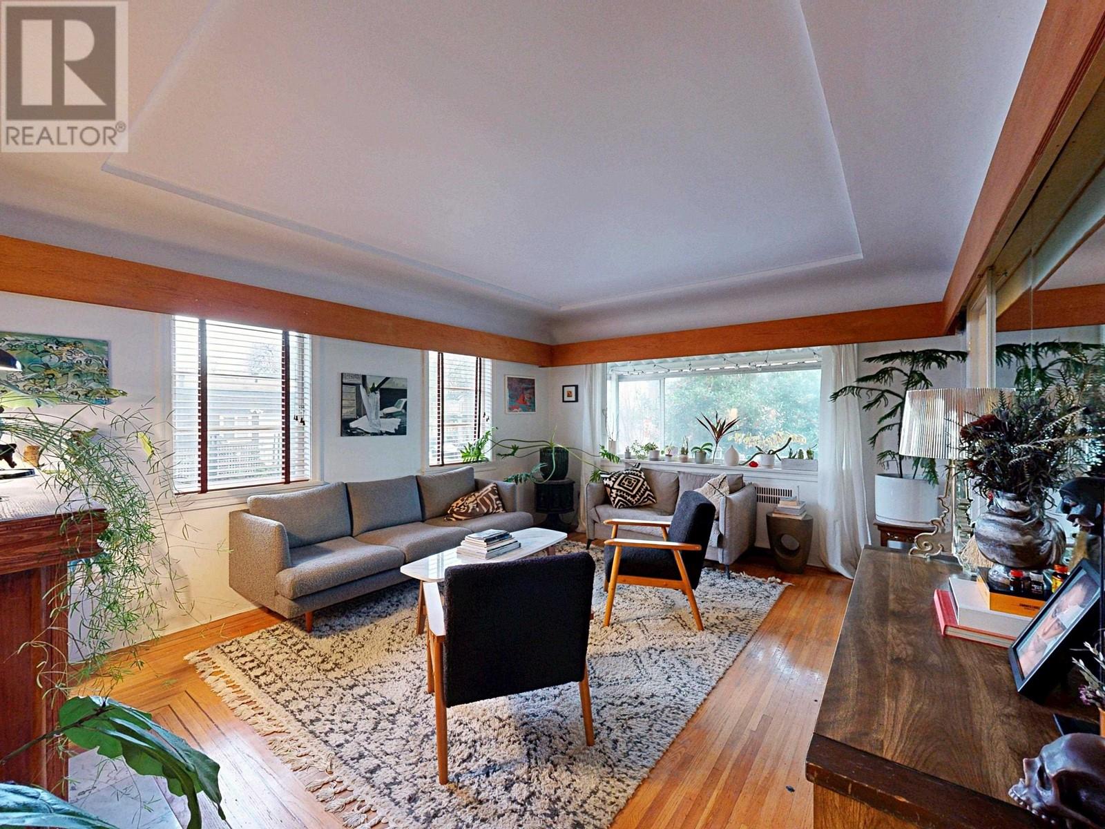 228 E 26th Avenue, Vancouver, British Columbia  V5V 2H3 - Photo 6 - R2983273