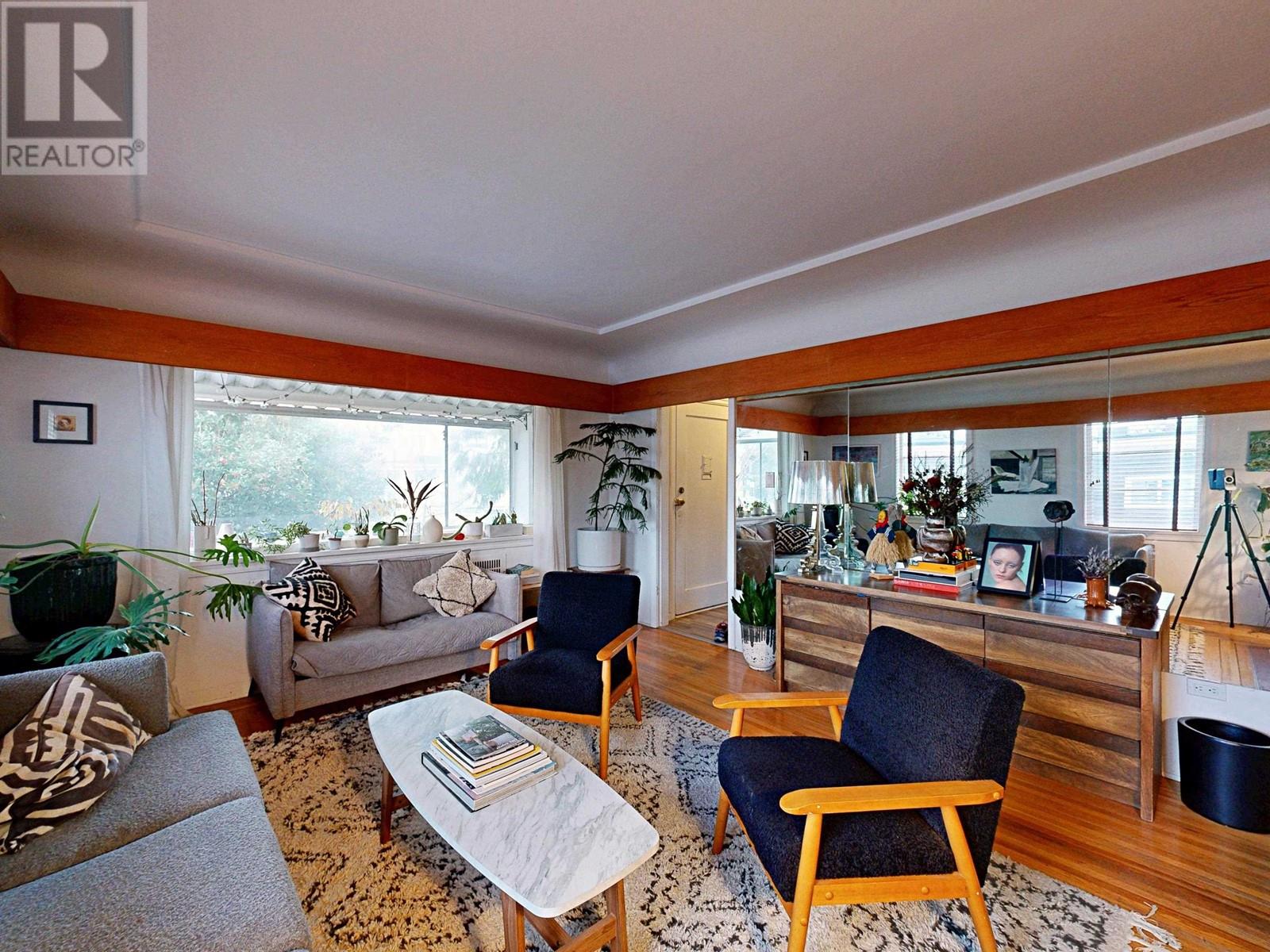 228 E 26th Avenue, Vancouver, British Columbia  V5V 2H3 - Photo 5 - R2983273