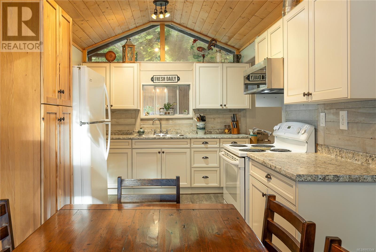Property at 379 Hemlock Ave image 1