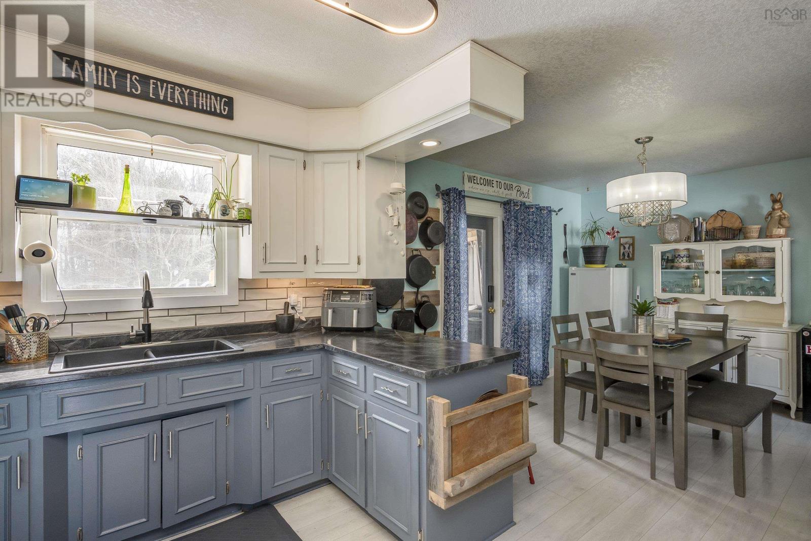 23 Hayden Drive, Berwick, Nova Scotia  B0P 1E0 - Photo 3 - 202503373