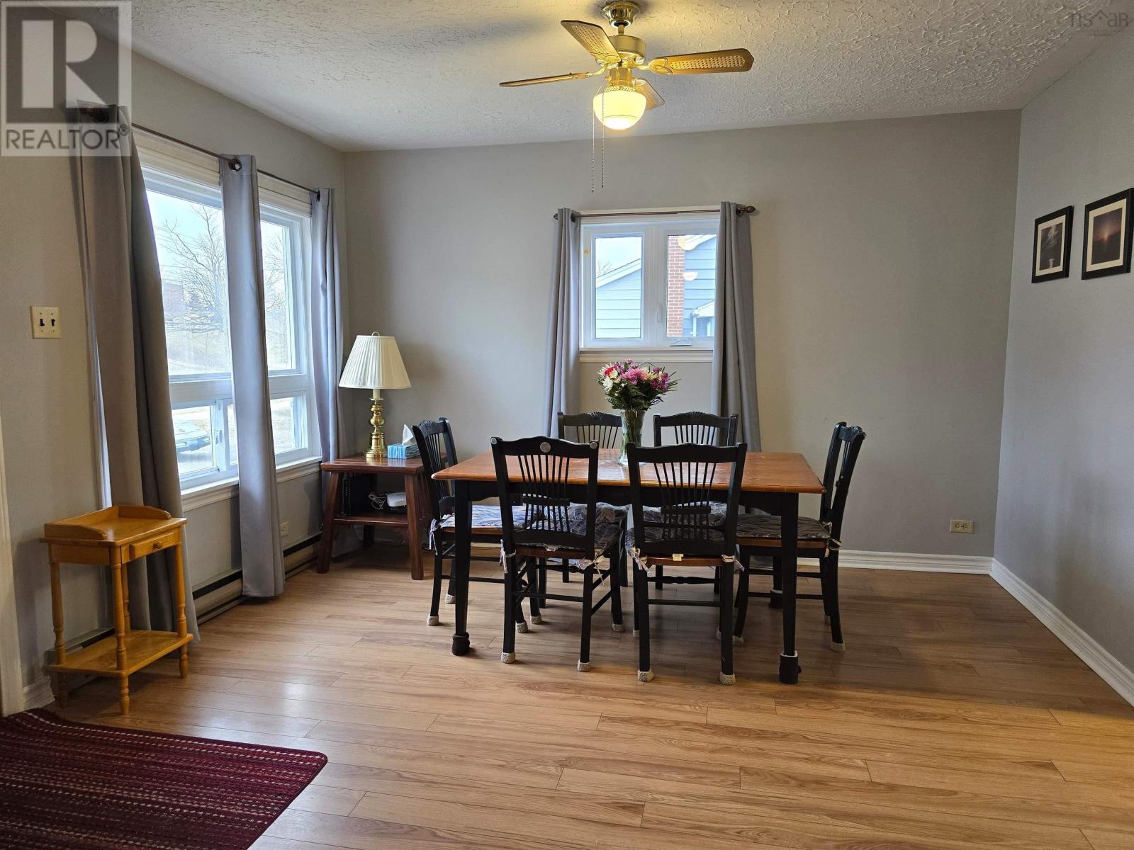 24 Woodlawn Road, Dartmouth, Nova Scotia  B2W 2R6 - Photo 3 - 202505931