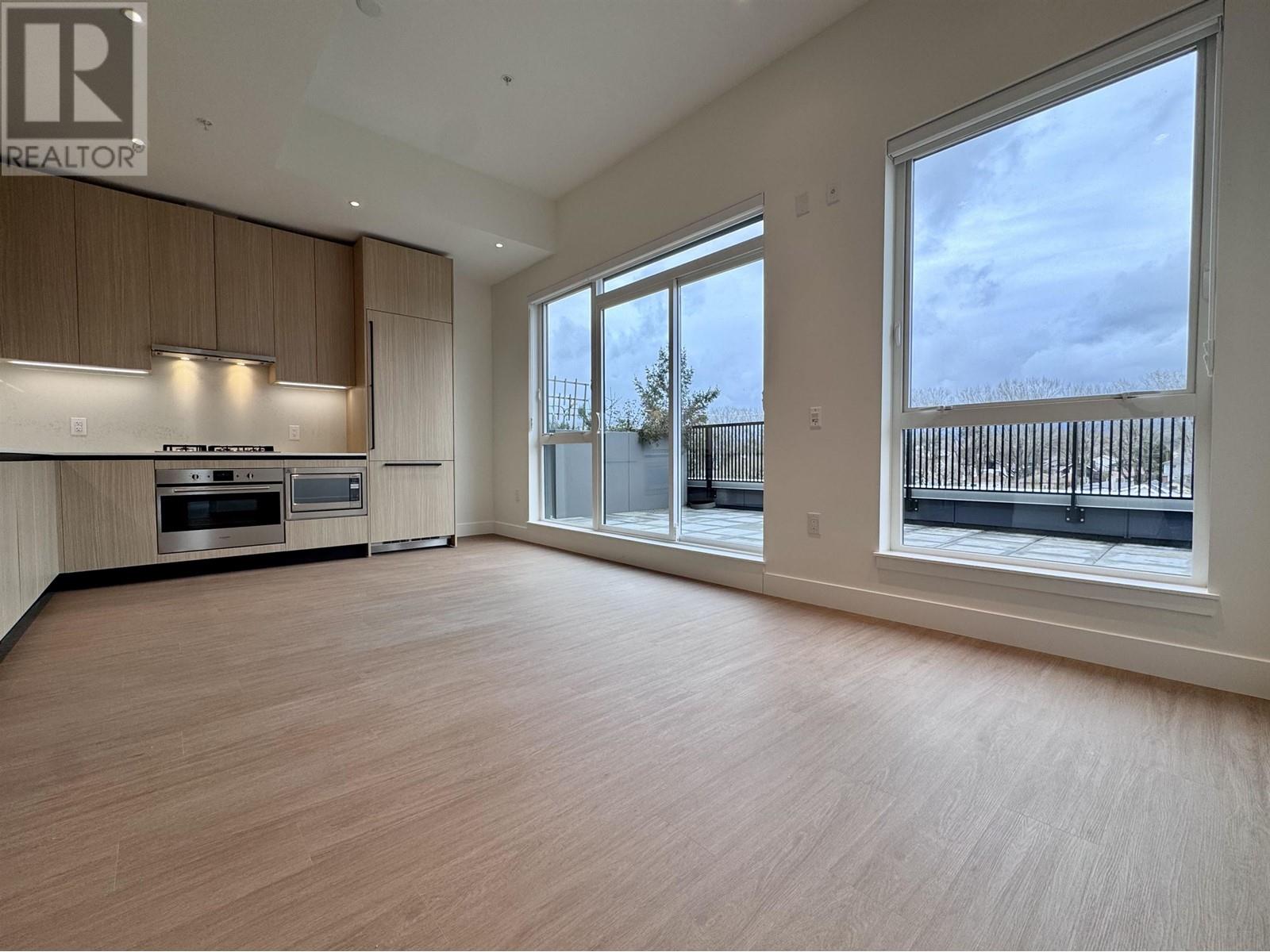 601 2235 E Broadway, Vancouver, British Columbia  V5N 0J5 - Photo 1 - R2983314