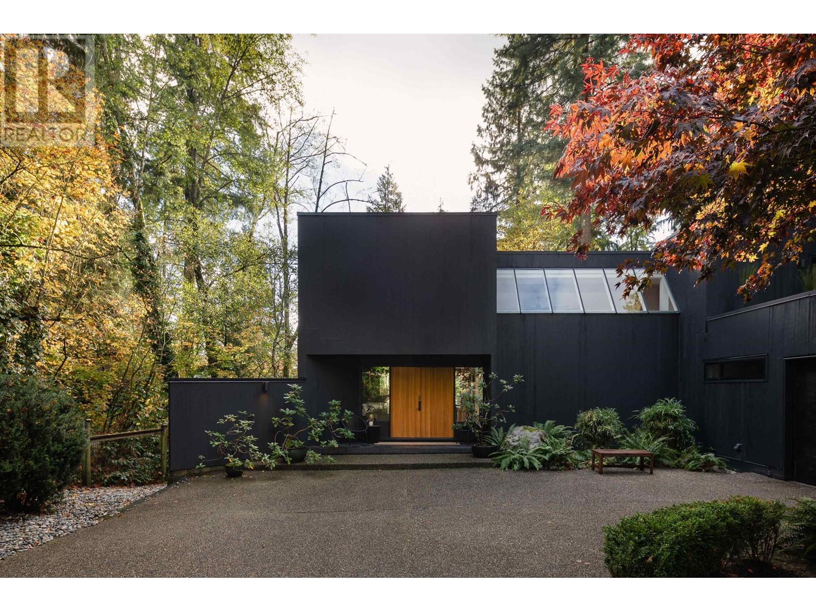 4069 Madeley Road, North Vancouver, British Columbia  V7N 4E2 - Photo 4 - R2983304
