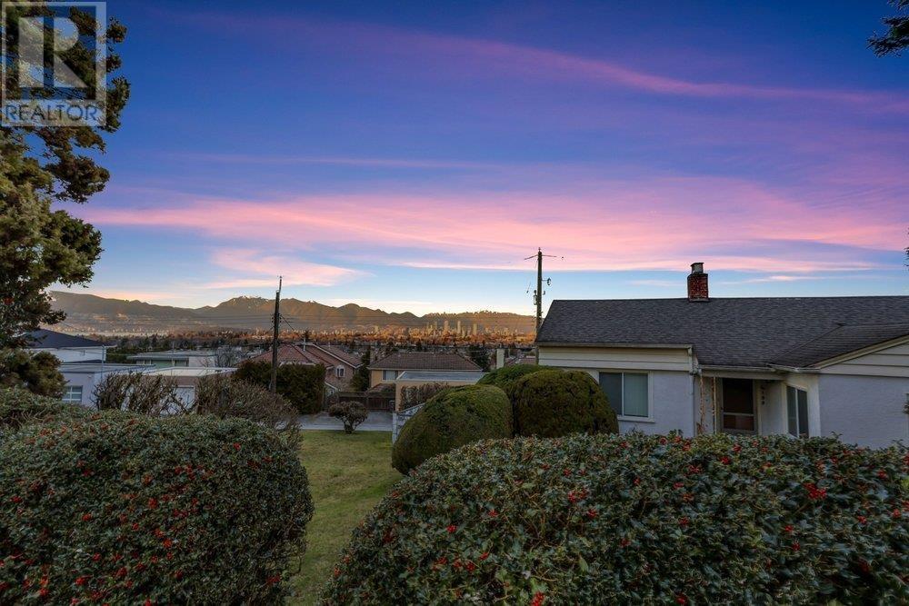 Property at 4180 QUESNEL DRIVE image 3