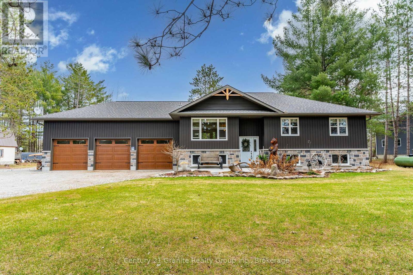 460 BOBCAYGEON ROAD, Minden Hills, Ontario