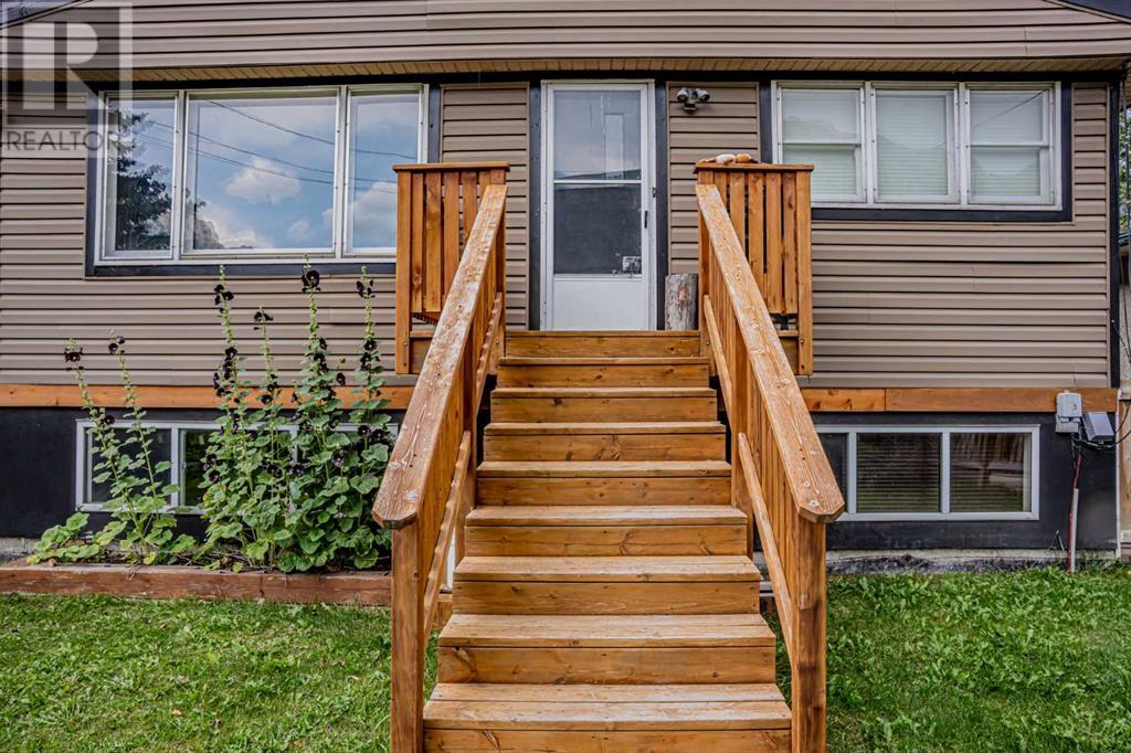 1306 1st Avenue, Canmore, Alberta  T1W 1M4 - Photo 3 - A2163298