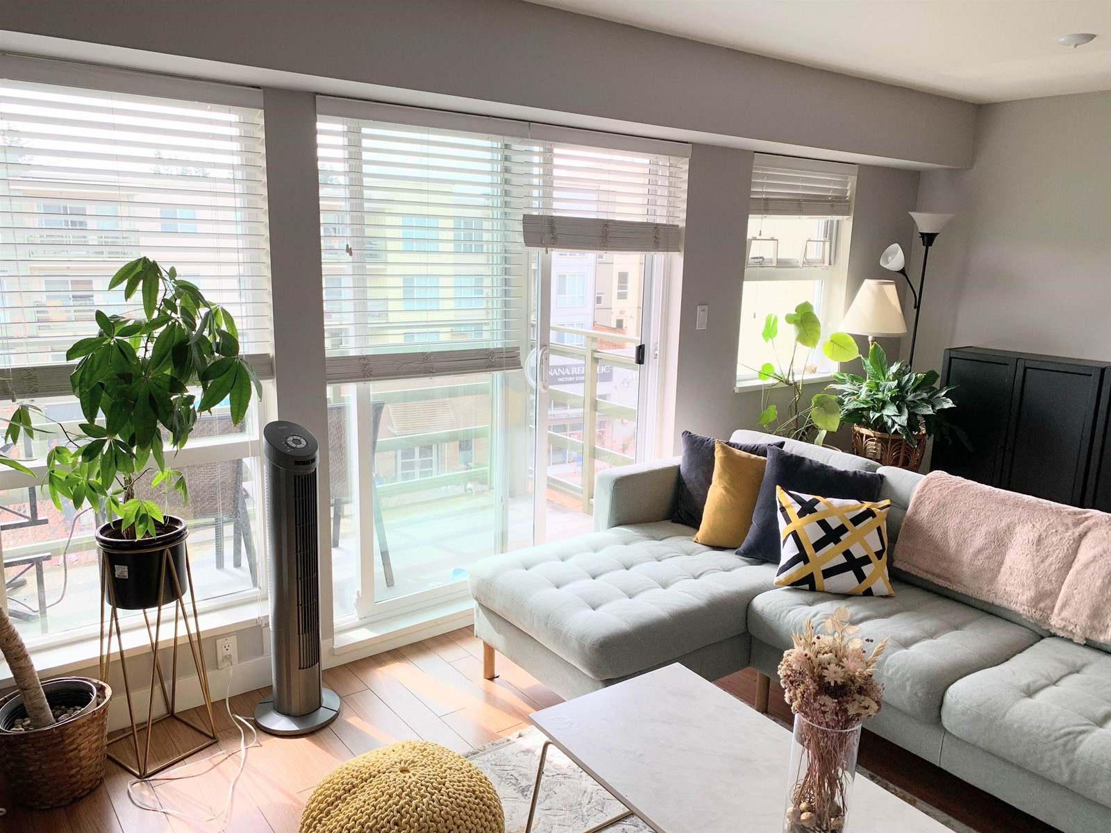 Property at 320 15745 CROYDON DRIVE image 3