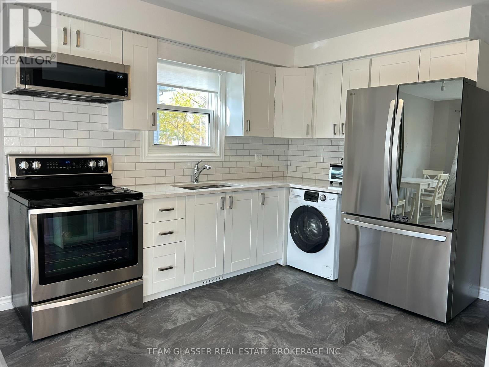 Property at 630 VICTORIA STREET image 3