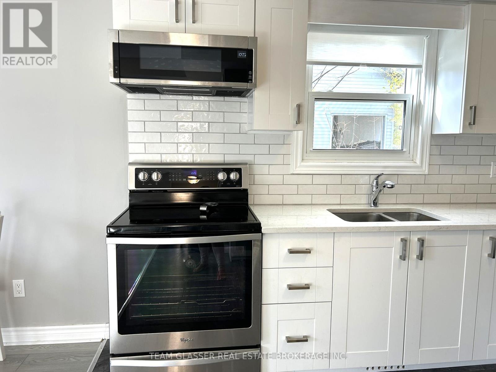 Property at 630 VICTORIA STREET image 4