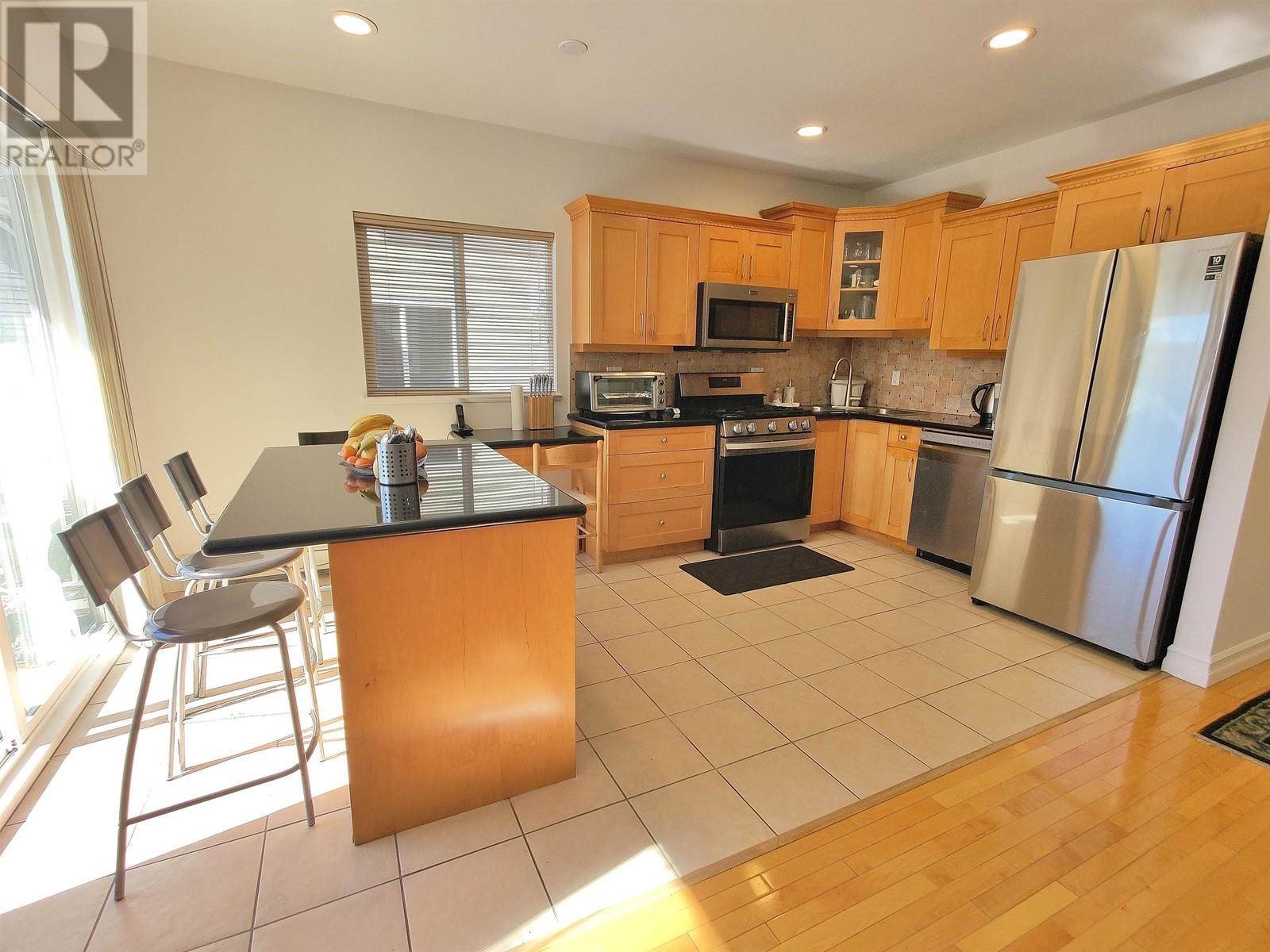 561 W 28th Street, North Vancouver, British Columbia  V7N 2J6 - Photo 14 - R2981107