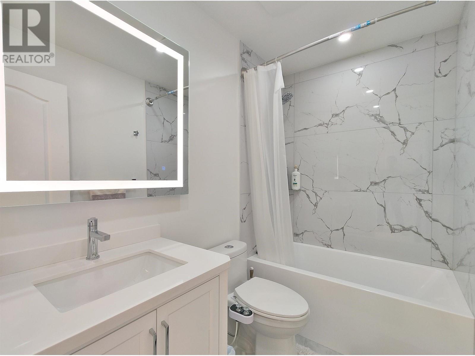 561 W 28th Street, North Vancouver, British Columbia  V7N 2J6 - Photo 28 - R2981107