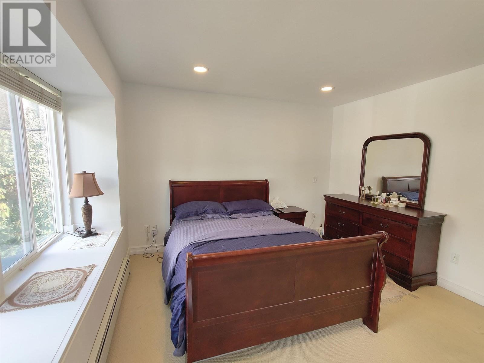 561 W 28th Street, North Vancouver, British Columbia  V7N 2J6 - Photo 24 - R2981107