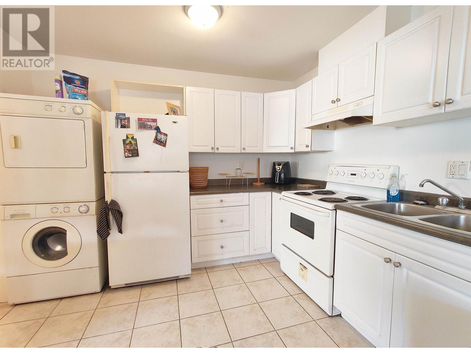 561 W 28th Street, North Vancouver, British Columbia  V7N 2J6 - Photo 32 - R2981107