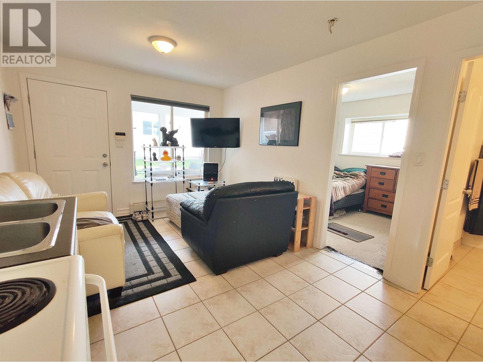 561 W 28th Street, North Vancouver, British Columbia  V7N 2J6 - Photo 33 - R2981107