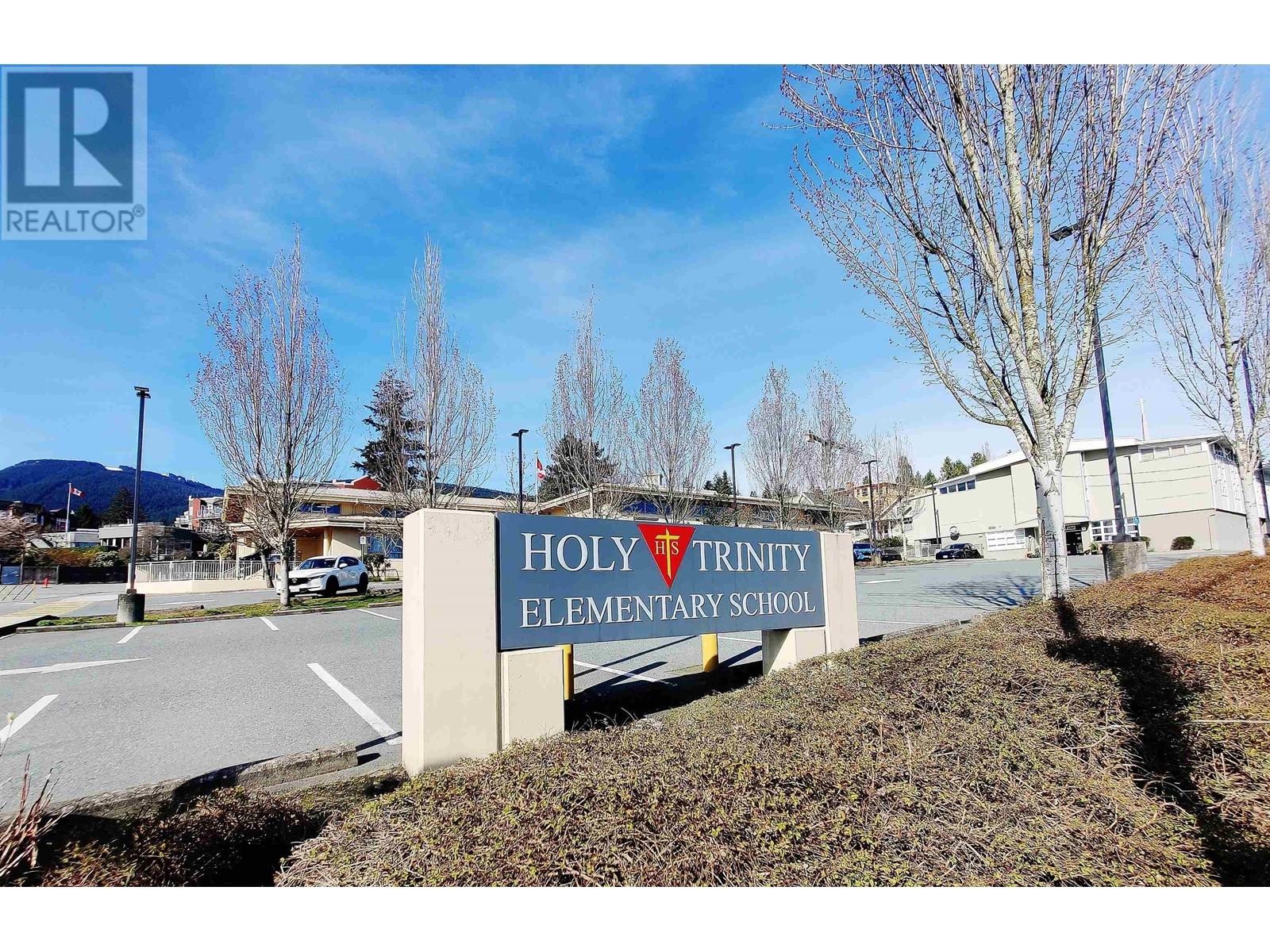 561 W 28th Street, North Vancouver, British Columbia  V7N 2J6 - Photo 39 - R2981107