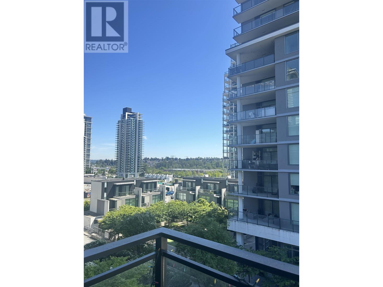 315 4468 DAWSON STREET, Burnaby, British Columbia