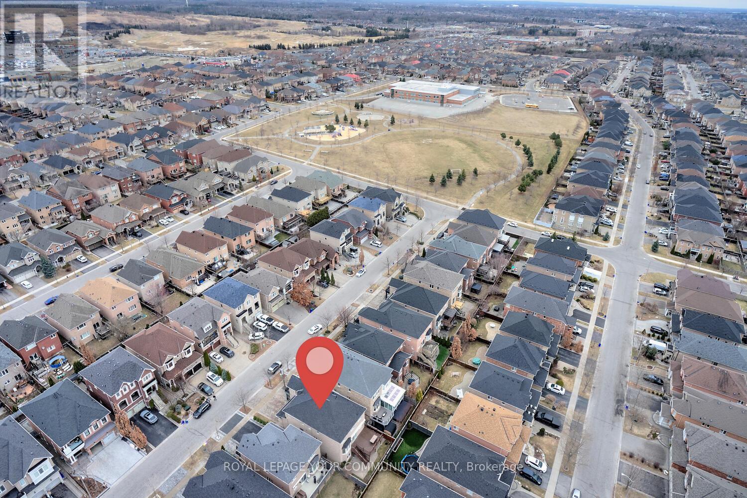 Property at 35 CHAYNA CRESCENT image 3
