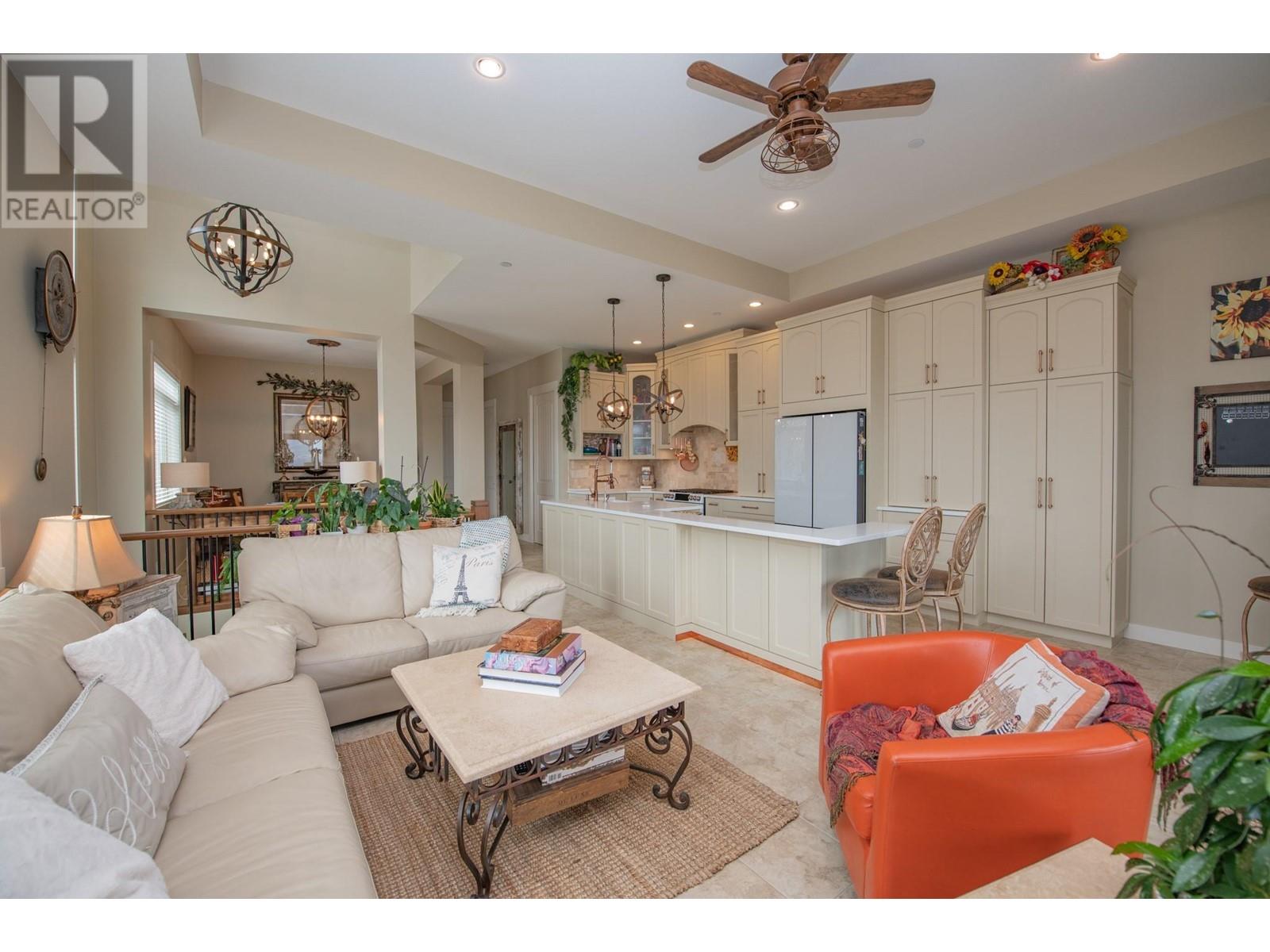 Property at 325 Cordon Place image 3