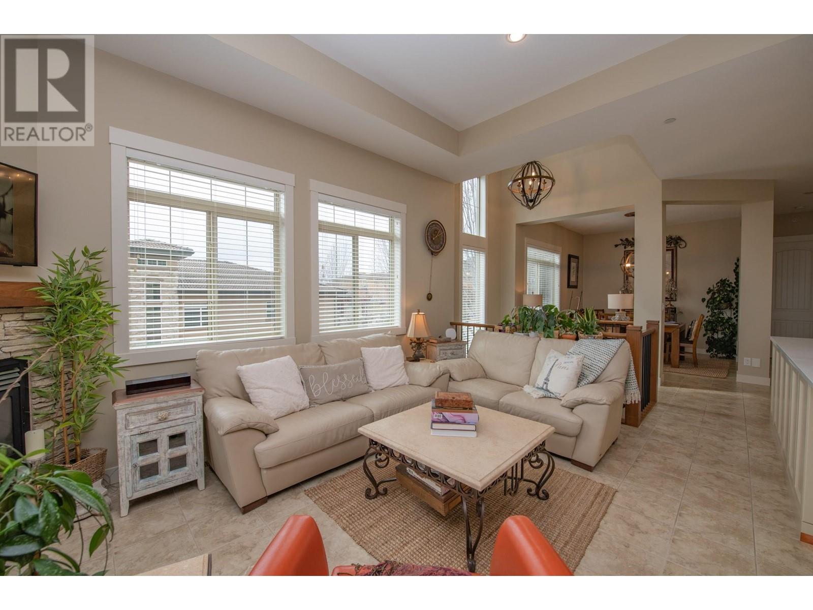 Property at 325 Cordon Place image 2