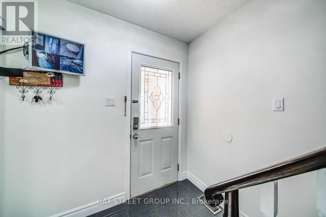 59 Ashmore Crescent, Markham, Ontario  L3R 6V4 - Photo 3 - N12049024