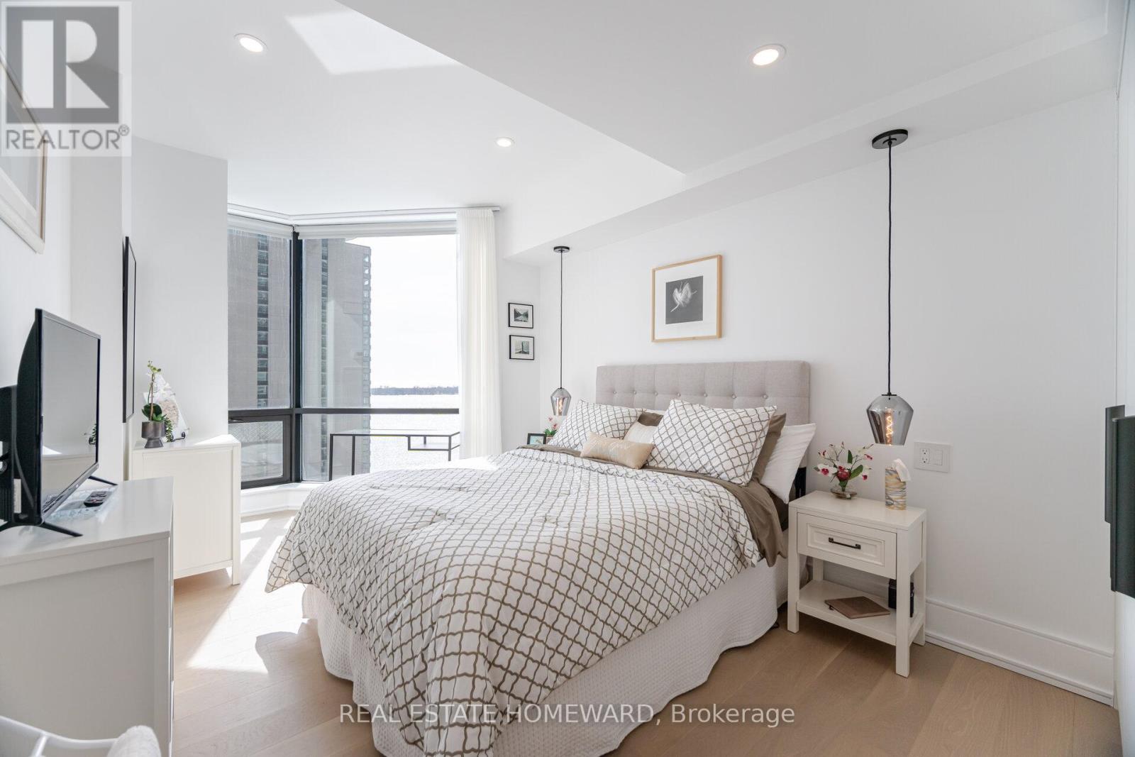 Ph2 - 10 Queens Quay W, Toronto (Waterfront Communities), Ontario  M5J 2R9 - Photo 38 - C12045189