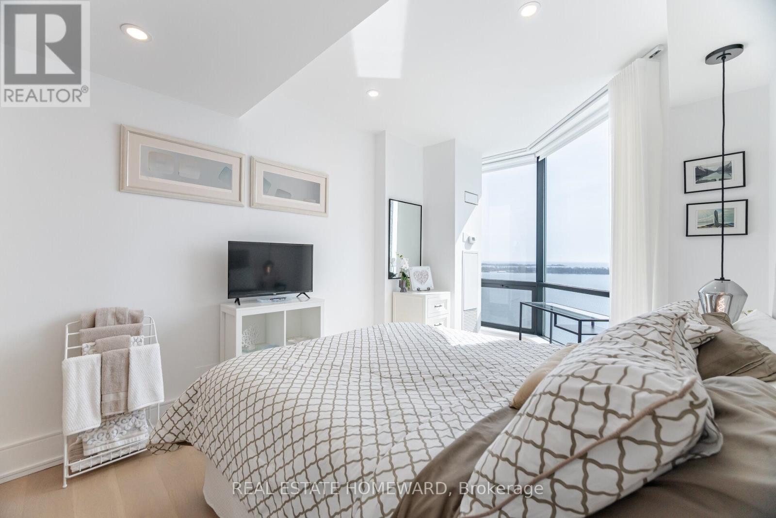 Ph2 - 10 Queens Quay W, Toronto (Waterfront Communities), Ontario  M5J 2R9 - Photo 39 - C12045189