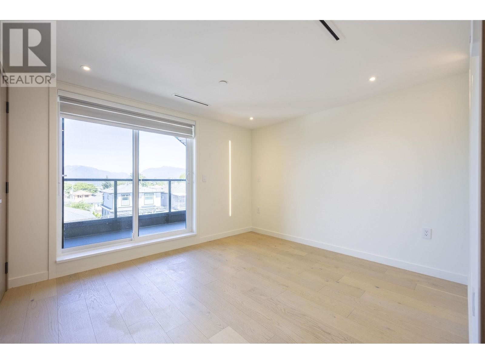 Listing Picture 27 of 34 : 3225 E 29TH AVENUE, Vancouver / 溫哥華 - 魯藝地產 Yvonne Lu Group - MLS Medallion Club Member