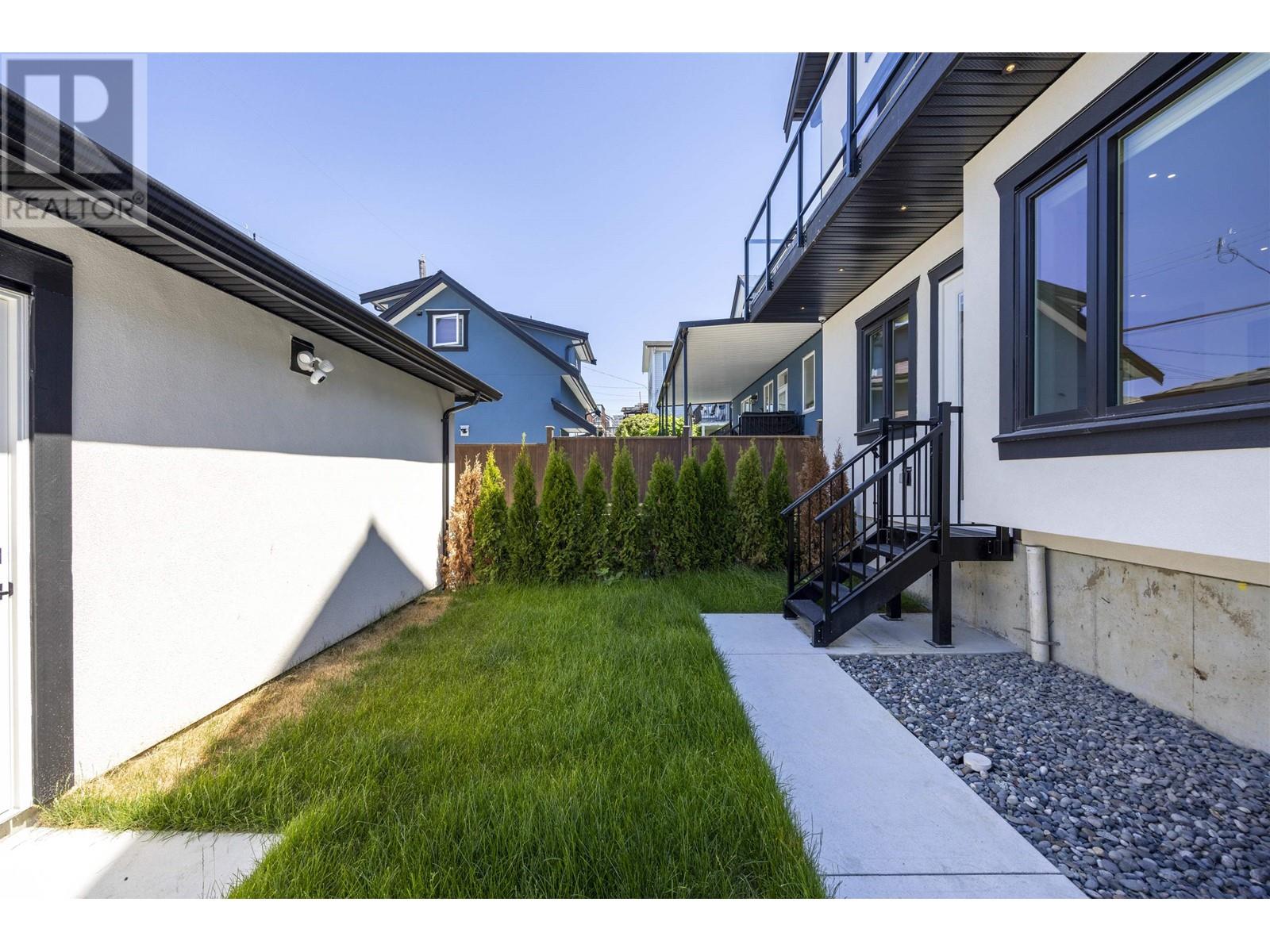 Listing Picture 6 of 34 : 3225 E 29TH AVENUE, Vancouver / 溫哥華 - 魯藝地產 Yvonne Lu Group - MLS Medallion Club Member