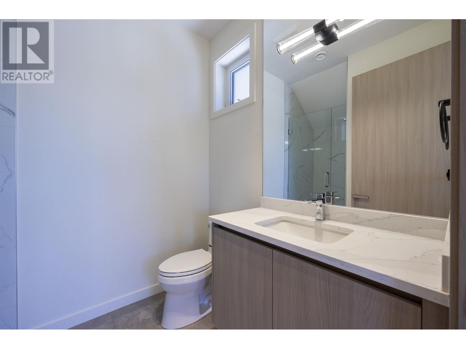 Listing Picture 13 of 34 : 3225 E 29TH AVENUE, Vancouver / 溫哥華 - 魯藝地產 Yvonne Lu Group - MLS Medallion Club Member