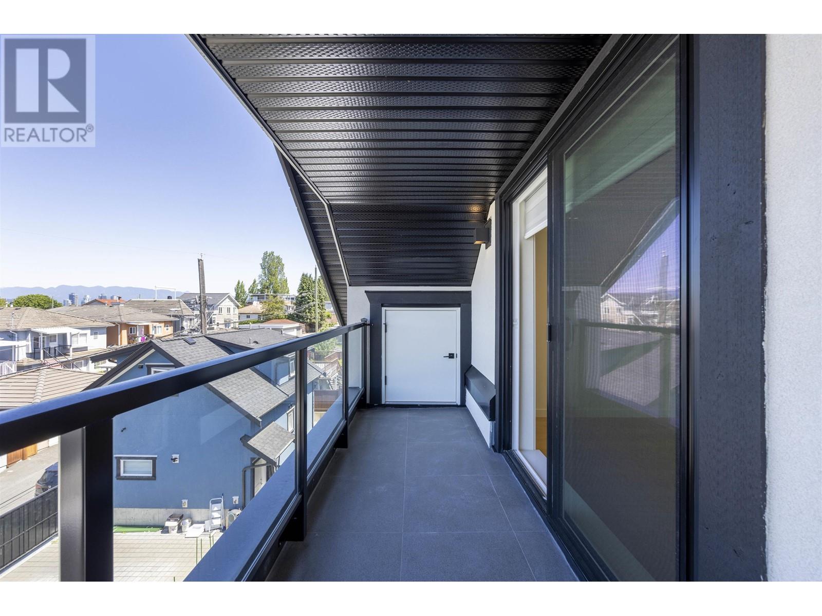 Listing Picture 30 of 34 : 3225 E 29TH AVENUE, Vancouver / 溫哥華 - 魯藝地產 Yvonne Lu Group - MLS Medallion Club Member