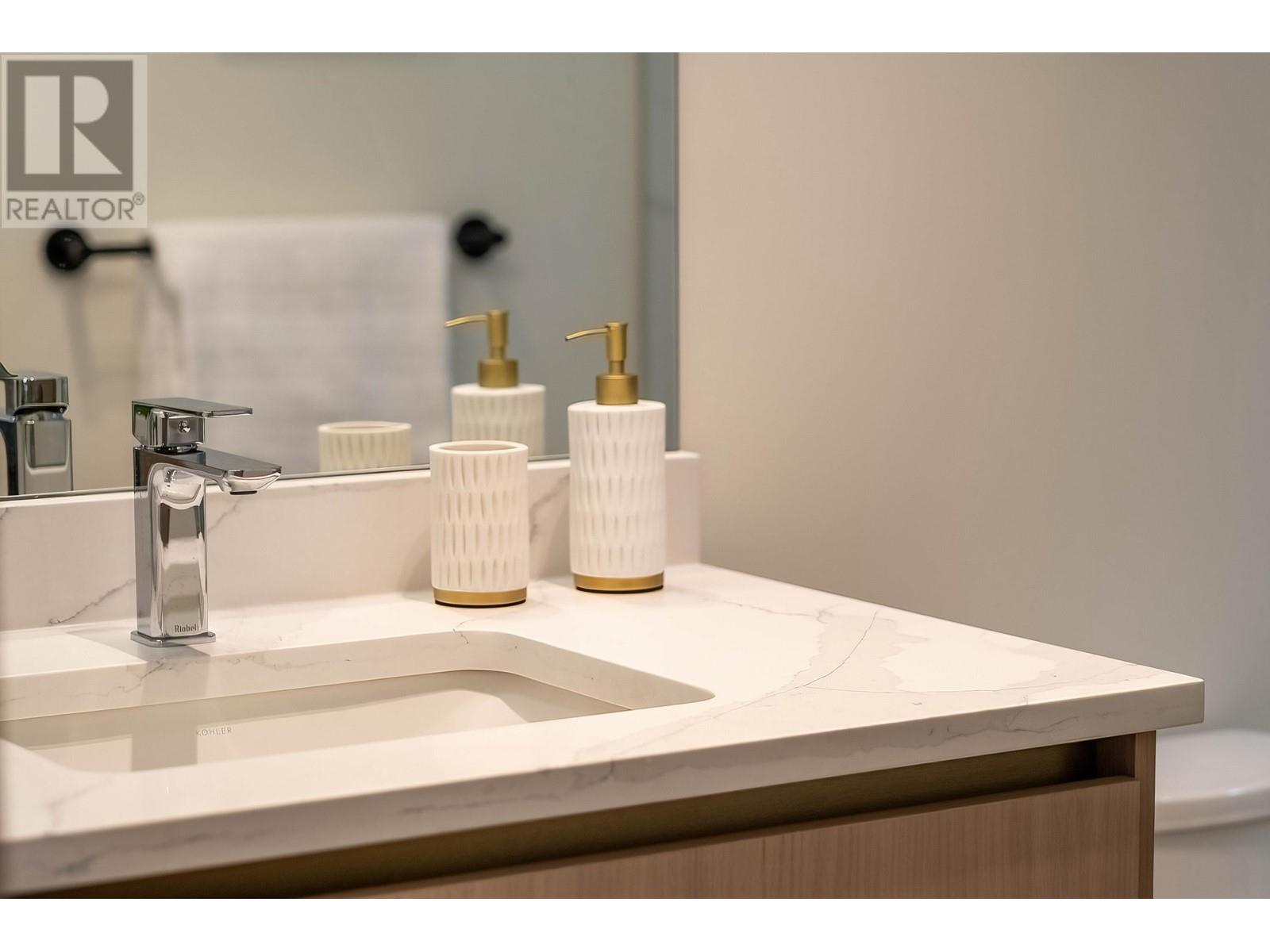 Listing Picture 23 of 30 : 3227 E 29TH AVENUE, Vancouver / 溫哥華 - 魯藝地產 Yvonne Lu Group - MLS Medallion Club Member