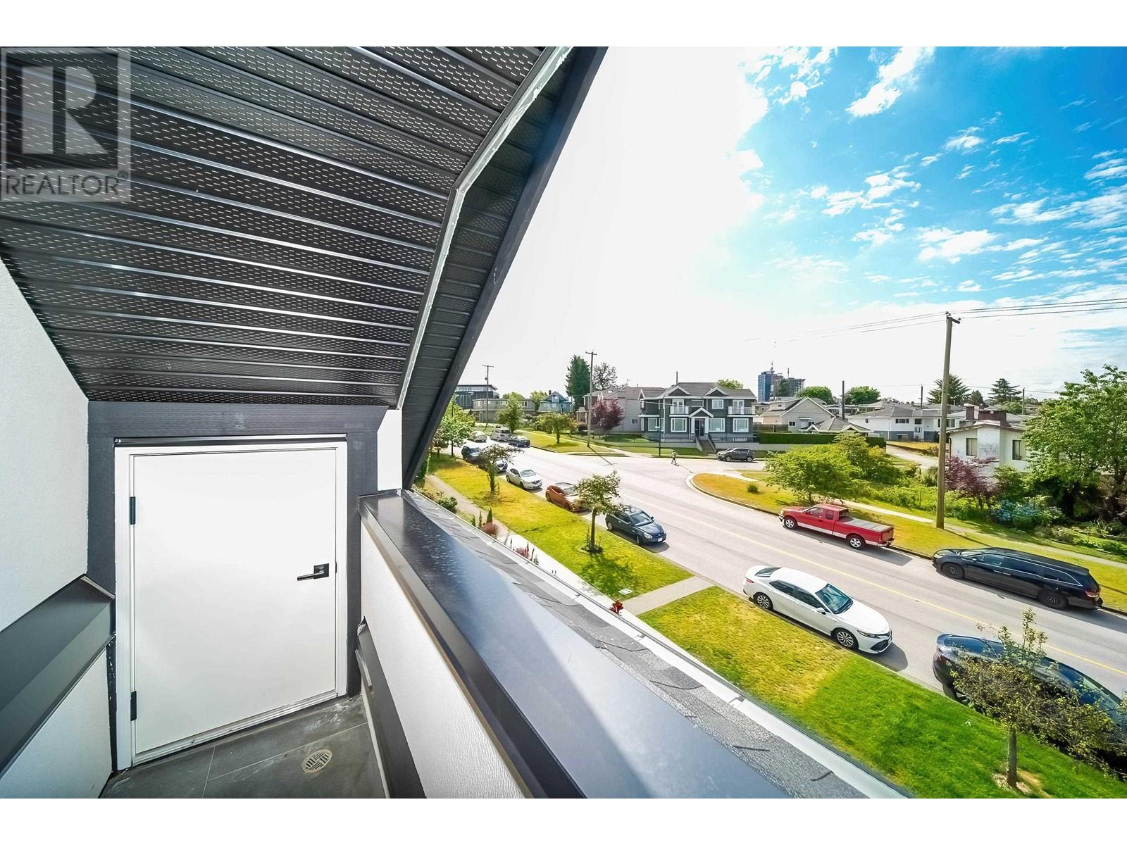 Listing Picture 28 of 30 : 3227 E 29TH AVENUE, Vancouver / 溫哥華 - 魯藝地產 Yvonne Lu Group - MLS Medallion Club Member