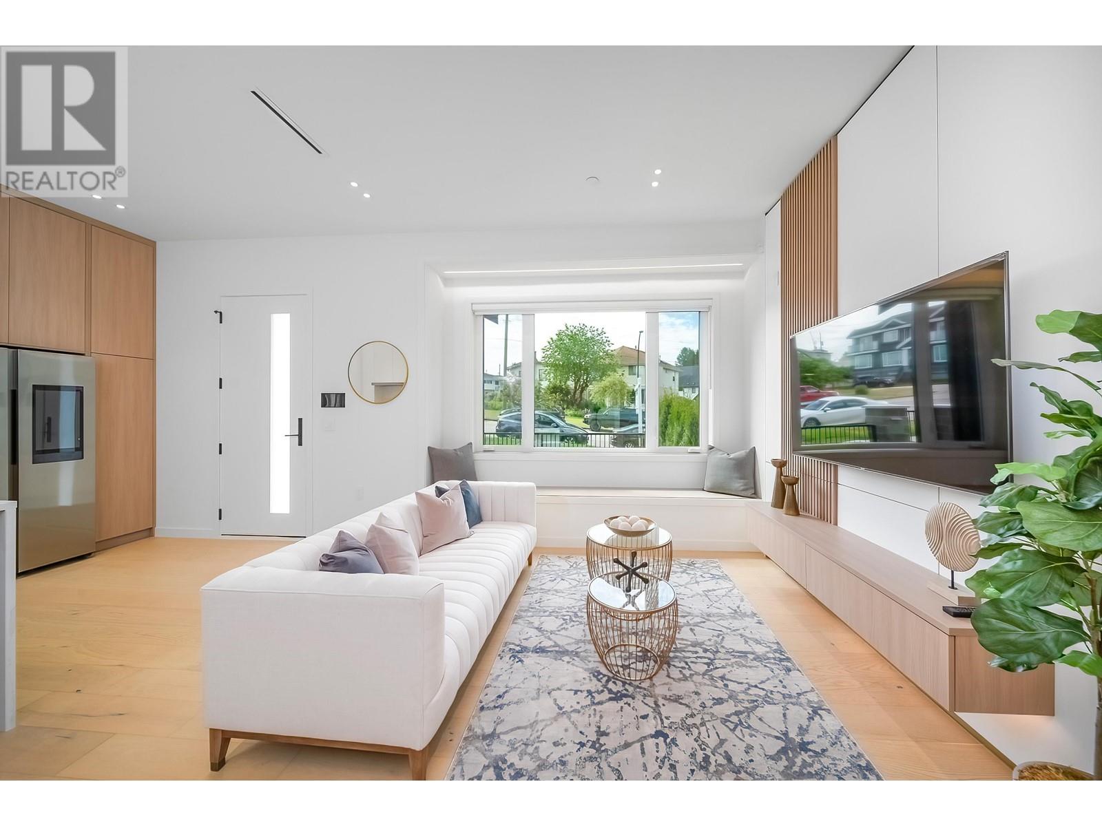 Listing Picture 7 of 30 : 3227 E 29TH AVENUE, Vancouver / 溫哥華 - 魯藝地產 Yvonne Lu Group - MLS Medallion Club Member