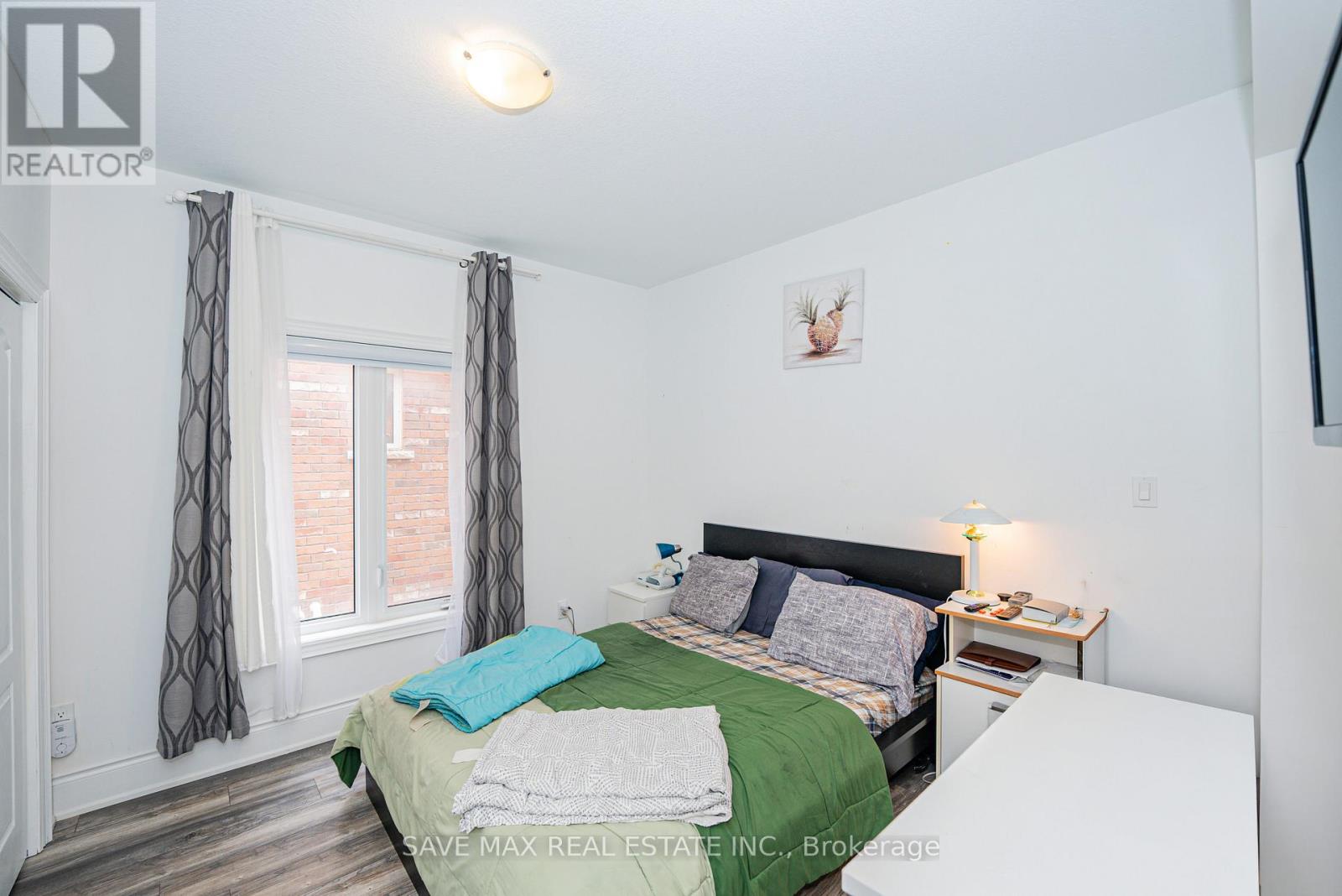 86 Sunset Way, Thorold, Ontario  L0S 1A0 - Photo 10 - X12049075